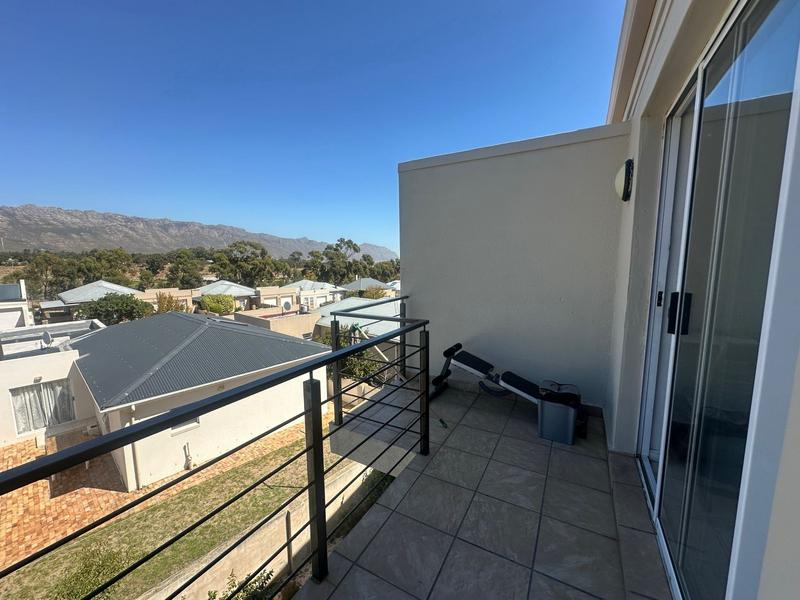 2 Bedroom Property for Sale in Sir Lowrys Pass Village Western Cape